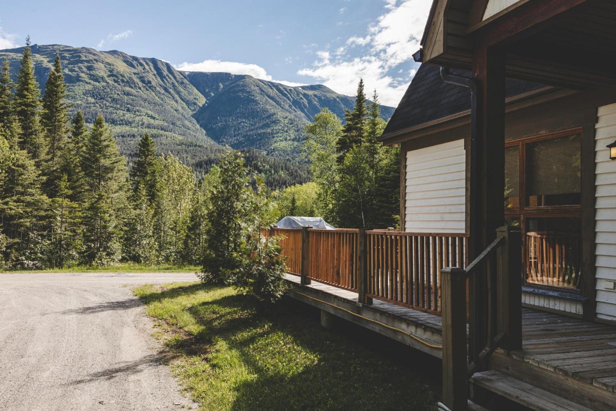 Gite Du Mont-Albert - Sepaq Sainte Anne-des-Chênes Екстериор снимка